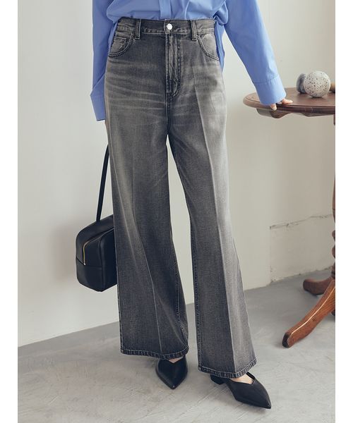 Mila Owen(ミラオーウェン)の「ハイライズセンタープレスバギーデニムパンツ(デニムパンツ・レディース・ベージュ/ブルー/ブラック・0/1/00)」の2枚目の写真
