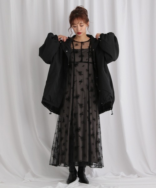 mysty woman（ミスティウーマン）の「チュールフラワーフロッキーワンピース　581551（ワンピース・レディース・アイボリー/ブラック・FREE）」の3枚目の写真