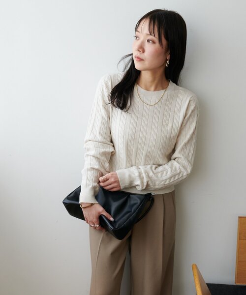 DISCOAT(ディスコート)の「【WEB限定】モチモチケーブル刺繍ロゴプルオーバー(ニット/セーター・レディース・アイボリー/チャコールグレー/レッド/ピンク/モカ/ネイビー・FREE)」の10枚目の写真