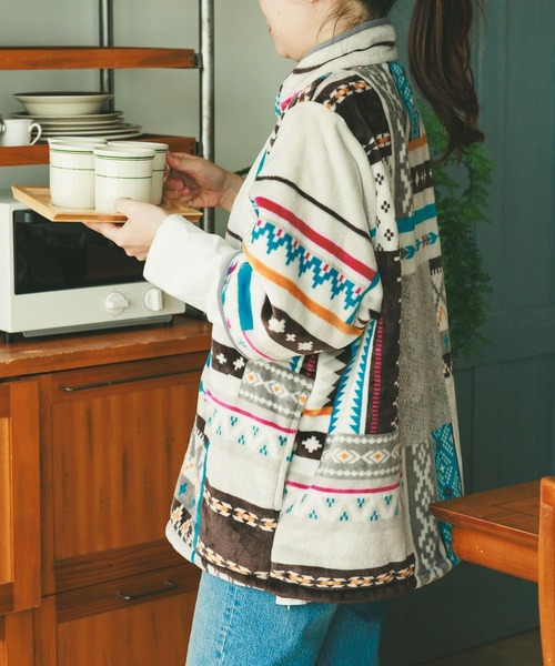 BAYFLOW(ベイフロー)の「着る半袖ブランケット25AW(ブランケット・メンズ・ブラック系/グレー系/ブラウン系・ONE SIZE)」の3枚目の写真