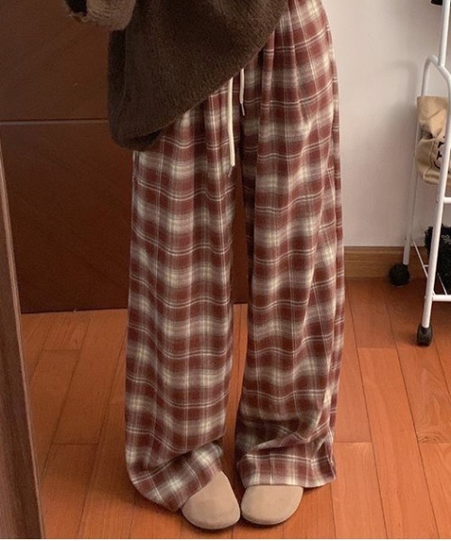 VIBGYOR（ヴィブジョー）の「チェック柄ワイドパンツ/起毛素材 ゆるストリートボトム(CZ)（その他パンツ・レディース・ブラウン/ブルー・MEDIUM/LARGE）」の2枚目の写真