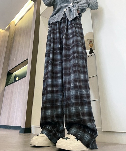 VIBGYOR（ヴィブジョー）の「チェック柄ワイドパンツ/起毛素材 ゆるストリートボトム(CZ)（その他パンツ・レディース・ブラウン/ブルー・MEDIUM/LARGE）」の10枚目の写真