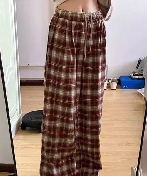 VIBGYOR（ヴィブジョー）の「チェック柄ワイドパンツ/起毛素材 ゆるストリートボトム(CZ)（その他パンツ・レディース・ブラウン/ブルー・MEDIUM/LARGE）」の7枚目の写真