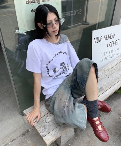 FUNdaysion(ファンデイション)の「ロザリオプリントオフショルTシャツ(Tシャツ/カットソー・レディース・ブラック/ホワイト・M)」の2枚目の写真