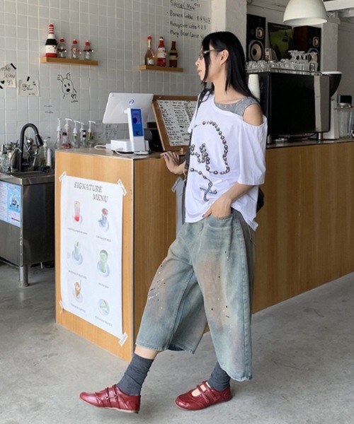 FUNdaysion(ファンデイション)の「ロザリオプリントオフショルTシャツ(Tシャツ/カットソー・レディース・ブラック/ホワイト・M)」の5枚目の写真