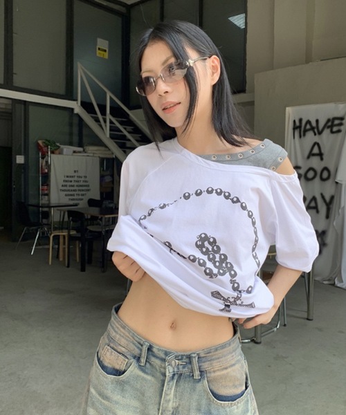 FUNdaysion(ファンデイション)の「ロザリオプリントオフショルTシャツ(Tシャツ/カットソー・レディース・ブラック/ホワイト・M)」の6枚目の写真