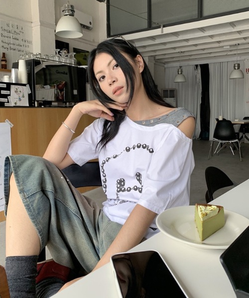 FUNdaysion(ファンデイション)の「ロザリオプリントオフショルTシャツ(Tシャツ/カットソー・レディース・ブラック/ホワイト・M)」の16枚目の写真