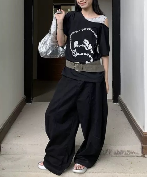 FUNdaysion(ファンデイション)の「ロザリオプリントオフショルTシャツ(Tシャツ/カットソー・レディース・ブラック/ホワイト・M)」の22枚目の写真