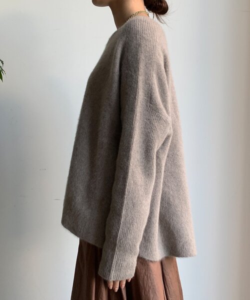 DouDou（ドゥドゥ）の「ファーウールポンチョプルオーバー（ニット/セーター・レディース・チャコールグレー/モカ/ミント・FREE）」の4枚目の写真