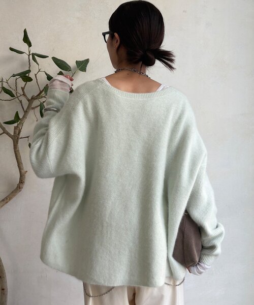 DouDou（ドゥドゥ）の「ファーウールポンチョプルオーバー（ニット/セーター・レディース・チャコールグレー/モカ/ミント・FREE）」の17枚目の写真