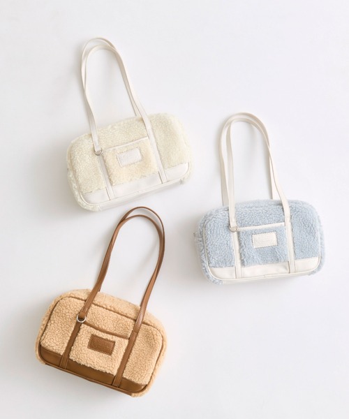 OLIVE des OLIVE(オリーブデオリーブ)の「もこもこボアバッグ(ショルダーバッグ・レディース・ベージュ/サックスブルー/アイボリー・FREE)」の4枚目の写真