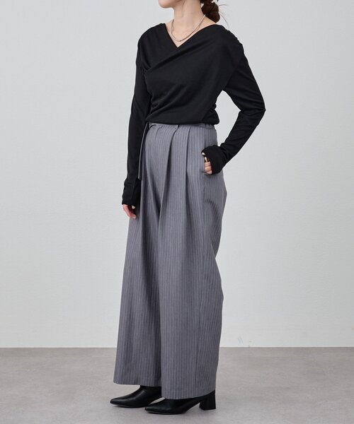 SHENERY（シーナリー）の「ダブルタックストライプワイドパンツ（その他パンツ・レディース・ベージュ/グレー・36/38）」の4枚目の写真