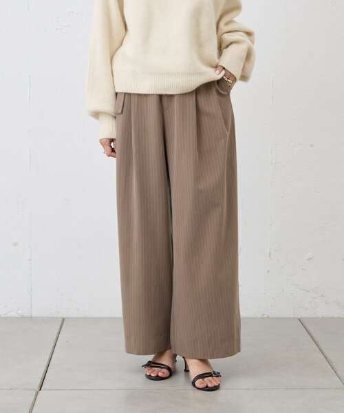 SHENERY（シーナリー）の「ダブルタックストライプワイドパンツ（その他パンツ・レディース・ベージュ/グレー・36/38）」の22枚目の写真