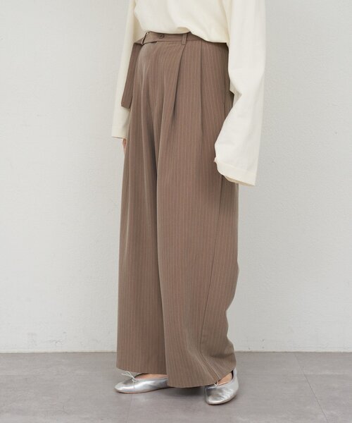 SHENERY（シーナリー）の「ダブルタックストライプワイドパンツ（その他パンツ・レディース・ベージュ/グレー・36/38）」の19枚目の写真