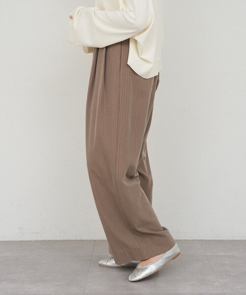 SHENERY（シーナリー）の「ダブルタックストライプワイドパンツ（その他パンツ・レディース・ベージュ/グレー・36/38）」の20枚目の写真