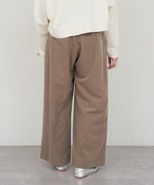 SHENERY（シーナリー）の「ダブルタックストライプワイドパンツ（その他パンツ・レディース・ベージュ/グレー・36/38）」の9枚目の写真