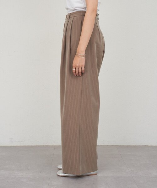 SHENERY（シーナリー）の「ダブルタックストライプワイドパンツ（その他パンツ・レディース・ベージュ/グレー・36/38）」の12枚目の写真