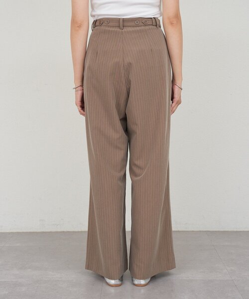 SHENERY（シーナリー）の「ダブルタックストライプワイドパンツ（その他パンツ・レディース・ベージュ/グレー・36/38）」の13枚目の写真