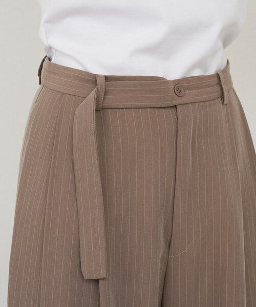 SHENERY（シーナリー）の「ダブルタックストライプワイドパンツ（その他パンツ・レディース・ベージュ/グレー・36/38）」の14枚目の写真