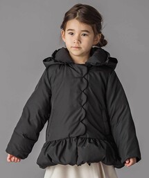 BeBe Petits Pois Vert（ベベプチポワヴェール）の「フリル襟スカラップタフタダウンコート（ダウンジャケット/コート）」