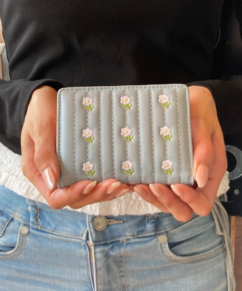 スクエアミニショルダーバッグとミニ財布☆BKデニム/淡いピンクのお花柄 セール】【小花刺繍】総柄 フェミニン コンパクトウォレット / ミニ