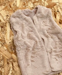 SHISKY（シスキー）の「フェイクファーベスト（ベスト）」