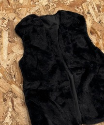 SHISKY（シスキー）の「フェイクファーベスト（ベスト）」