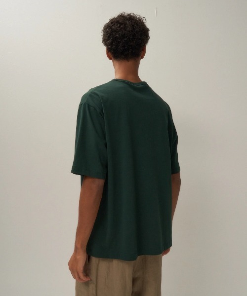 ATON(エイトン)の「ATON DRY COTTON JERSEY STANDARD T-SHIRT KKAGGM0110(Tシャツ/カットソー・メンズ・グリーン/ブラック・MEDIUM/LARGE)」の3枚目の写真