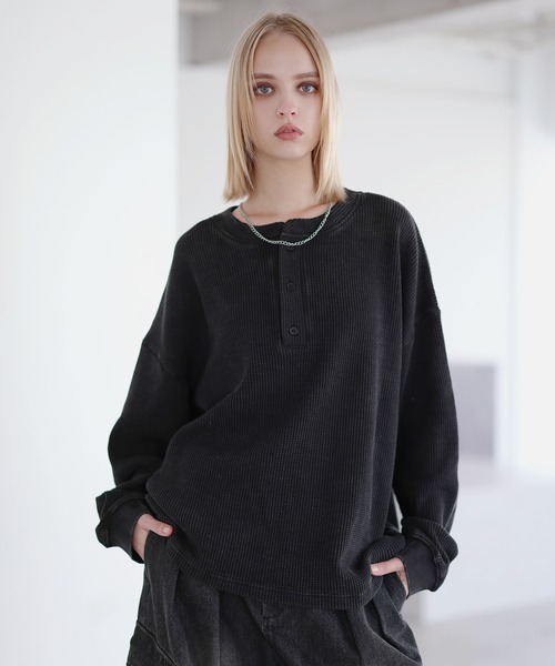 ROCHEM（ローシェン）の「ヴィンテージ加工サーマルヘンリーネックスウェット（スウェット・メンズ・ブラック/グレー/ブラウン/ネイビー・L/M/S/XS）」の2枚目の写真