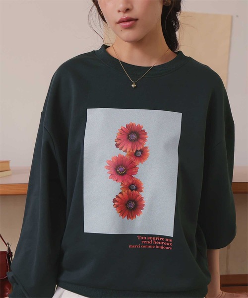 titivate（ティティベイト）の「フォトプリントオーバーサイズスウェットプルオーバー（Tシャツ/カットソー・レディース・ネイビー/ブルー系その他/オートミール/オフホワイト/ベージュ系その他/ホワイト系その他・FREE）」の6枚目の写真
