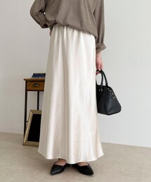 シルキーヘビーサテンスカート