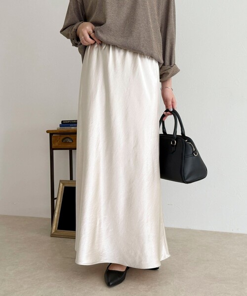 fredy emue（フレディエミュ）の「シルキーヘビーサテンスカート（スカート・レディース・ブラウン/アイボリー・38/36）」の6枚目の写真