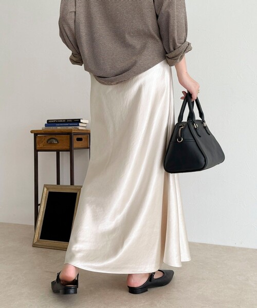 fredy emue（フレディエミュ）の「シルキーヘビーサテンスカート（スカート・レディース・ブラウン/アイボリー・38/36）」の5枚目の写真