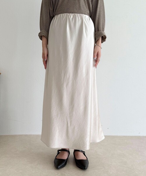 fredy emue（フレディエミュ）の「シルキーヘビーサテンスカート（スカート・レディース・ブラウン/アイボリー・38/36）」の7枚目の写真