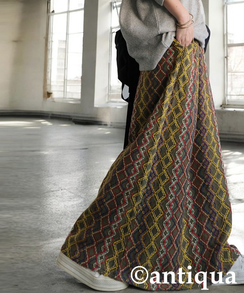antiqua(アンティカ)の「カラフル刺繍ロングスカート(スカート・レディース・ブラック/カーキ・ONESIZE)」の2枚目の写真