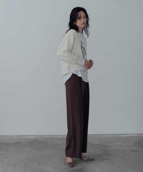 GALLEST（ギャレスト）の「ラウンドヘムロゴスウェット（スウェット・レディース・チャコールグレー/オフホワイト/ブラック・38）」の4枚目の写真