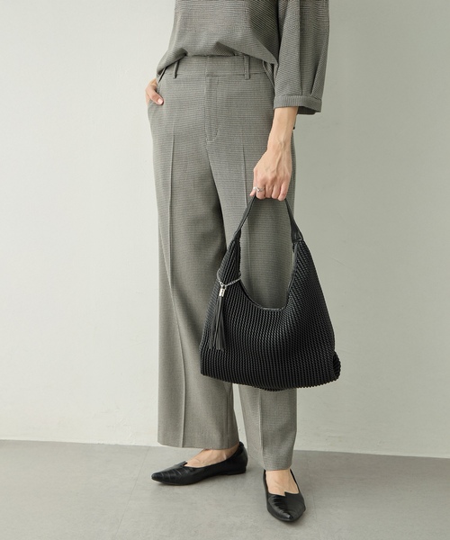 A/C DESIGN BY ALPHA CUBIC（エーシーデザインバイアルファキュービック）の「エンボストートバッグ（トートバッグ・レディース・ブラック/ベージュ・フリー）」の18枚目の写真