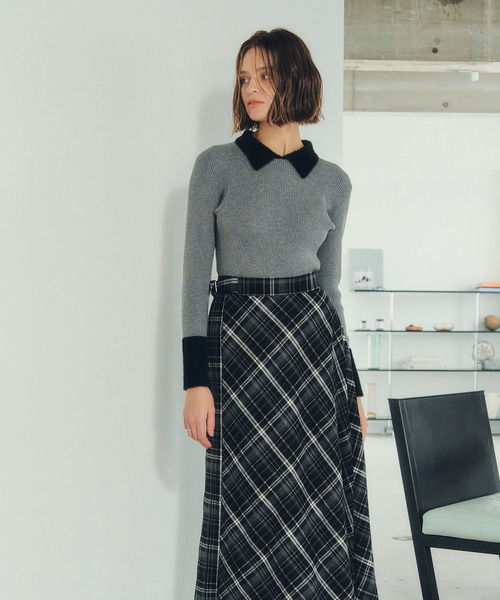 YECCA VECCA（イェッカヴェッカ）の「フェザー襟スパンコールニット（ニット/セーター・レディース・アイボリー/グレー・FREE）」の9枚目の写真