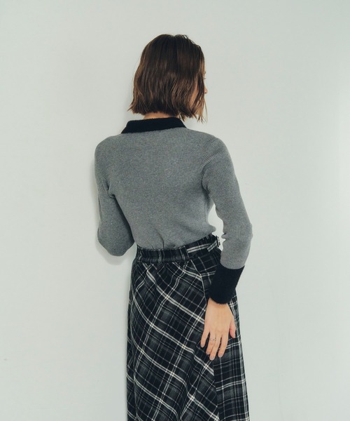 YECCA VECCA（イェッカヴェッカ）の「フェザー襟スパンコールニット（ニット/セーター・レディース・アイボリー/グレー・FREE）」の8枚目の写真