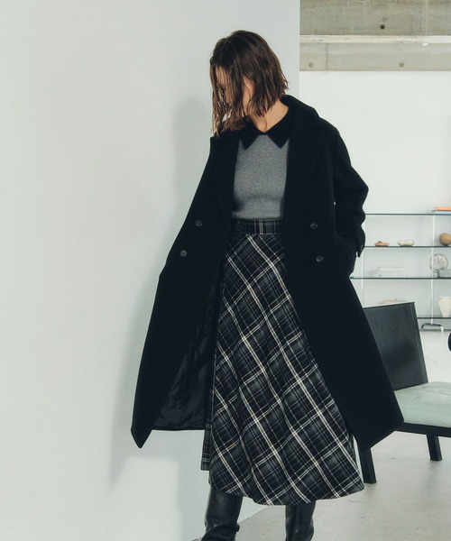 YECCA VECCA（イェッカヴェッカ）の「フェザー襟スパンコールニット（ニット/セーター・レディース・アイボリー/グレー・FREE）」の16枚目の写真