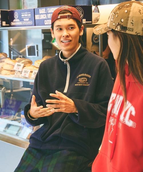 niko and...（ニコアンド）の「【NEW NEW YORK XMAS】コラボフリース（スウェット・レディース・ネイビー/ライトグリーン・LARGE/MEDIUM）」の6枚目の写真