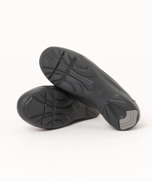 le coq sportif（ルコックスポルティフ）の「【le coq sportif】LCS VOSNE（スニーカー・レディース・ブラック・24.5/25/24/23.5/23）」の3枚目の写真