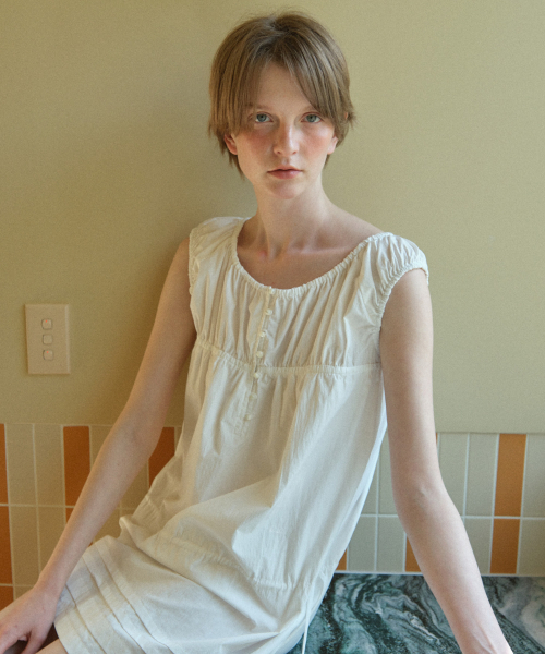 TTUDEMENT(トュードメント)の「SHIRRING BABY DOLL DRESS WHITE(ワンピース・レディース・その他・SMALL/MEDIUM)」の3枚目の写真