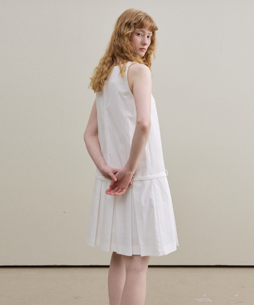 ARTID(アルティーダ)の「ローベルトプリーツミニワンピース_ホワイト(ワンピース・レディース・ホワイト・SMALL/MEDIUM)」の2枚目の写真