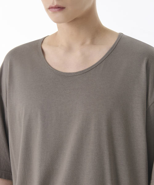 MUSINSA STANDARD（ムシンサスタンダード）の「リラックスドCRワイドスクープネックTシャツ[トープ]（Tシャツ/カットソー・メンズ・その他・SMALL/MEDIUM/LARGE/X-LARGE/XX-LARGE/XXX-LARGE）」の3枚目の写真