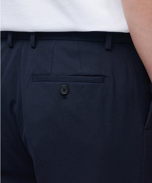 MUSINSA STANDARD（ムシンサスタンダード）の「リラックスしたテーパード隠しバンディングクロップドスラックス[ネイビー]（スラックス・メンズ・その他・42/32/30/31/26/27/28/29/34/36/33/38）」の8枚目の写真