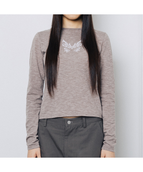 WEBHOUSE(ウェブハウス)の「メロディエンジェル ロングスリーブ - ベージュ(Tシャツ/カットソー・レディース・その他・FREE)」の1枚目の写真