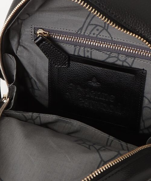 Vivienne Westwood MAN（ヴィヴィアンウエストウッドマン）の「EXECUTIVE LEATHER DAYPACK（ハンドバッグ・メンズ・ブラック/グレー・FREE）」の5枚目の写真