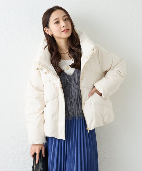un dix cors(アンディコール)の「《軽くて着やすい》ストレッチカシュネックピュアダウン(ダウンジャケット/コート・レディース・アイボリー/ブラック/グレイッシュベージュ・FREE)」の4枚目の写真