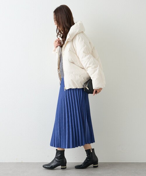 un dix cors(アンディコール)の「《軽くて着やすい》ストレッチカシュネックピュアダウン(ダウンジャケット/コート・レディース・アイボリー/ブラック/グレイッシュベージュ・FREE)」の10枚目の写真